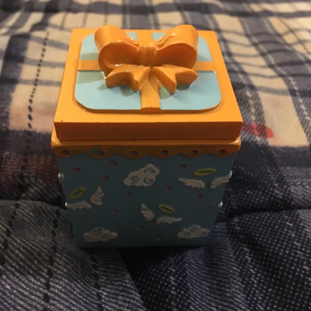 Jewelry box